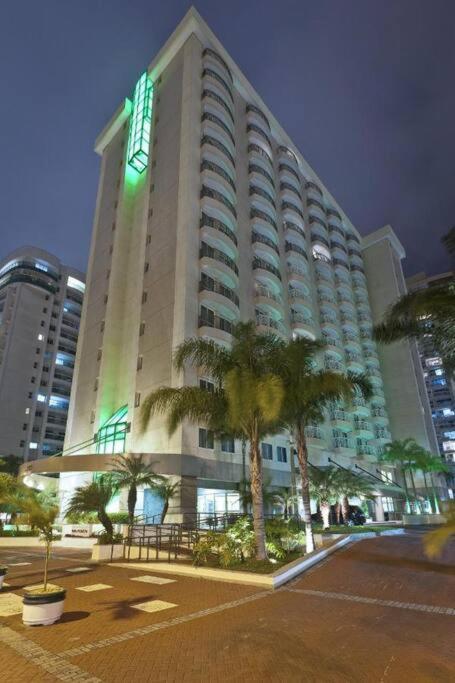 Apartamento Barra Premium - Flat 04 Praia, Piscina, Academia